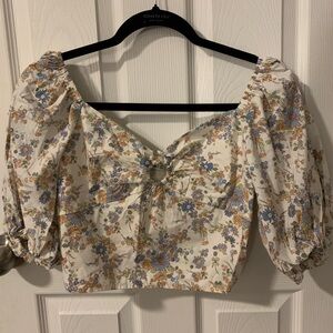 Sweetheart neckline with O cut out and puff sleeves